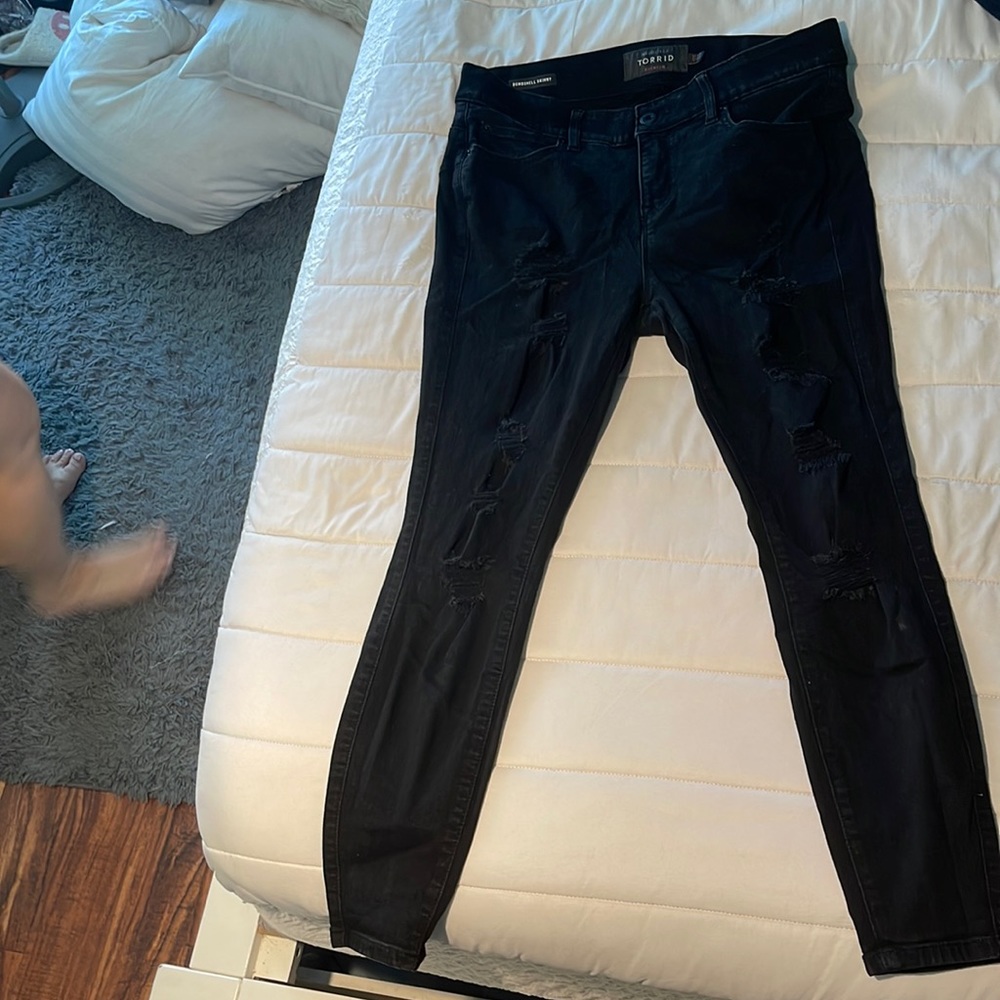 Black plus size skinny jeans